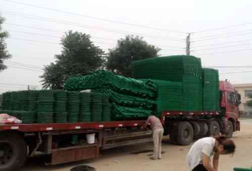 現(xiàn)貨雙邊絲護(hù)欄網(wǎng) 現(xiàn)貨雙邊絲護(hù)欄網(wǎng)