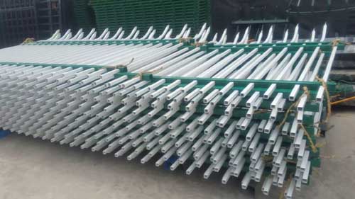 現(xiàn)貨鋅鋼護(hù)欄 現(xiàn)貨鋅鋼護(hù)欄